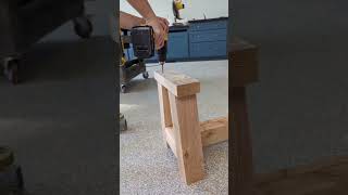 DIY bench with chunky legs #diyfurniture #diywoodworking #woodworkingplan #beginnerwoodworking