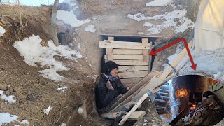 Magical Cave: The widow's mother builds a wooden door to further protect the cave from the cold❄️🥶