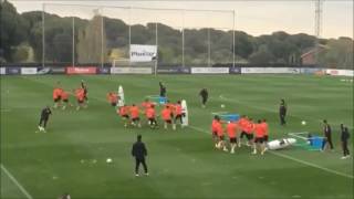 Atlético Madrid warm up and teamwork exercise