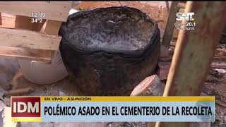 Cocinan asado en medio de tumbas en el Cementerio de la Recoleta