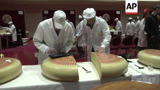 Swiss emmentaler wins top cheese in US competition