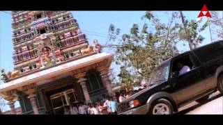 Nagarjuna Bike Race Action Scene || Ninne Pelladatha Movie || Nagarjuna, Tabu