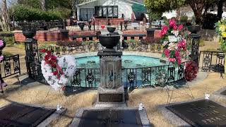 Grave of Elvis Presley at Graceland #cemetery