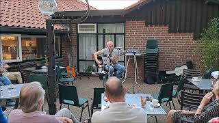 Henk Keizer fingerstyle guitarist and singer