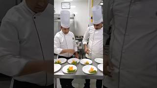 Chef Working Time ⌚🤗😒😒 #youtubeshorts #food #cheflife #chef #tranding #hotelstyle #hotelmanagement