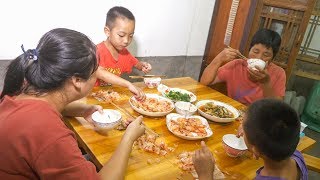 When you eat seafood, you can let your family eat enough by buying shrimp and razor clams