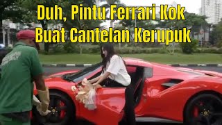 Naik Ferrari, @sandypurnamasari dan Suami Borong Nasi Bungkus, Roti Goreng untuk Dibagi-bagi ke Ojol