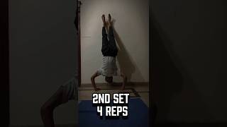 Day 19* of training HSPU 💪🏻🔥 #shorts #calisthenics #workout #fyp