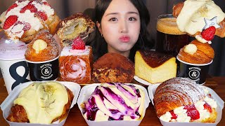 CHEWY CRISPY DESSERT🥐 STRAWBERRY & BLUEBERRY CREAM CROISSANT ASMR MUKBANG BREADㅣNO TALKING