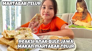 REAKSI ANAK BULE (kw) MAKAN MARTABAK TELUR BIKINAN SENDIRI