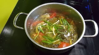 Cách nấu canh dưa chua thanh mát tốn cơm không ngấy mỡ
