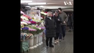 乌克兰民众在战火中度过情人节