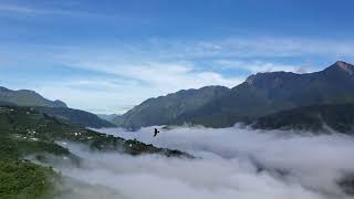 梨山雲海怎能不愛～梨山一品農園後院群山環繞＆雲海漂流的景色！#梨山#水果#水蜜桃#蜜蘋果#西瓜李#雪梨#甜柿#福壽山#福壽山農場#武陵農場#武陵#合歡山#武嶺#縮時攝影#雲#山