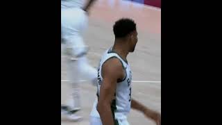 Jrue Holiday Touch Pass to Giannis antetokounmpo for Huge Dunk.