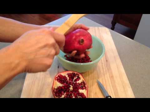 Fastest Way To De-seed A Pomegranate Fastest Way To De-seed A Pomegranate
