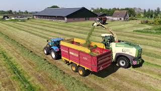 Boer Klaas Elzinga aan de Bûtefjild 1a, Feanwâlden heeft sleufsilo van MBS beton.