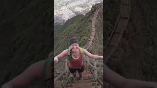 மேகங்களுக்கு நடுவே படிக்கட்டுகள்|Haiku Stairs in USA|Thrilling Trekking