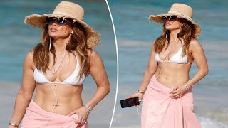 Jennifer Lopez’s Amazing Abs in St. Barts Vacation