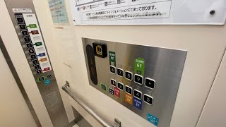 【かご内も四角ボタン】金沢フォーラス駐車場のエレベーター