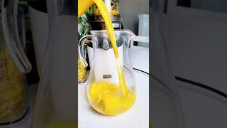 HOW TO MAKE DETOX JUICE | Making Pineapple Cucumber Ginger Juice 🍍 #youtubeshorts #shorts  #juicing