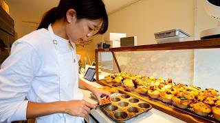 A specialty shop for freshly baked muffins that is very popular by word of mouth