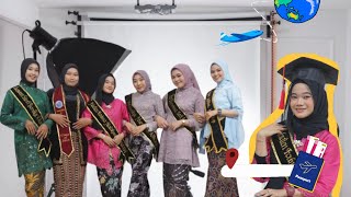 PHOTO STUDIO GRADUATION WITH BESTIE || NADIEN MAU PINDAH NEGARA!