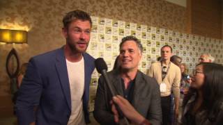 SDCC 2017 : Thor Ragnarok - Itw Chris Hemsworth and Mark Ruffalo (Official video)