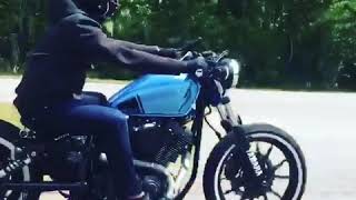 Yamaha xv950 bolt / Quick side roll out.