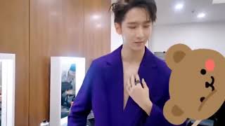 ENG【赵让 Ryan】Ryan Try to Draw Six-pack Abs on His Belly | BAZAAR Shooting Backstage 赵让芭莎拍照后台画腹肌🤣