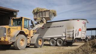 KUHN Knight VXL 100 Series Vertical Maxx® Triple-Auger Mixers