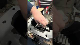 How a firetruck gearbox works to pump water #mechanic #firetruck #mechaniclife