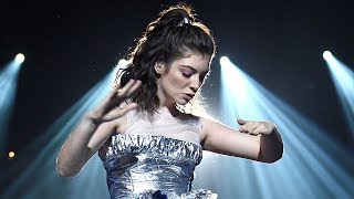 Lorde Does BIZARRE Dance & Can't Sing During 2017 MTV VMAs Performance