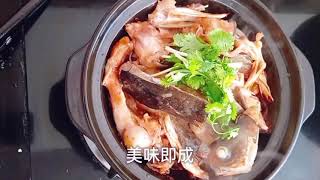 2分钟学会经典粤菜《生啫鱼头煲》啫啫酱不好配？爆锅？不存在的