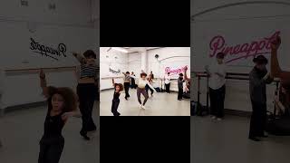 Khi Khi De Dancing 𝗖𝗼𝗻𝘁𝗲𝗺𝗽𝗼𝗿𝘆 𝗗𝗮𝗻𝗰𝗲 🧠 Nafisah @PineappleUk #khikhide #viralvideo #fyp  #dancer