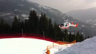 Rettungshubschrauber Martin 1 versucht Landung am Hochkönig (A)