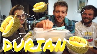 Reaksi Bule Makan DURIAN dan INDOMIE dari INDONESIA (Reaksi Lucu!)