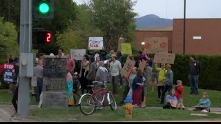 Dozens rally to support Missoula Independent, unions