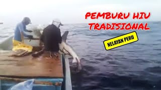 PEMBURU HIU TRADISIONAL