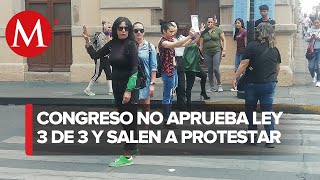 Integrantes de grupos feministas protestan afuera del Congreso Estatal en Michoacán