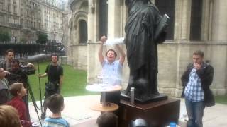 Supraconductive magnetic levitation of the Eiffel Tower