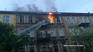 LEGNICA.  Pożar w kamienicy, nie żyje mężczyzna