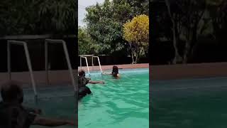 സ്വിമ്മിങ് പൂളിലെ കളി #shorts #trendingshorts #swimmingpool #thrisanguheaven #resort