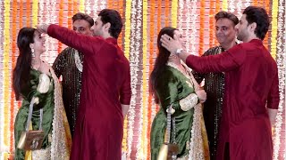 Divyanka Tripathi Hubby Vivek Dahiya Adjustiing Her Hair -Cute Moment At Sandiip Sikcand Diwali Bash