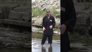 NINJA FIGHTING TECHNIQUE 🥷🏻 How To Use Stealth Walking In Water: Ninjutsu Training #Shorts