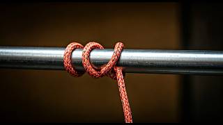 Great knot over a horizontal pipeline