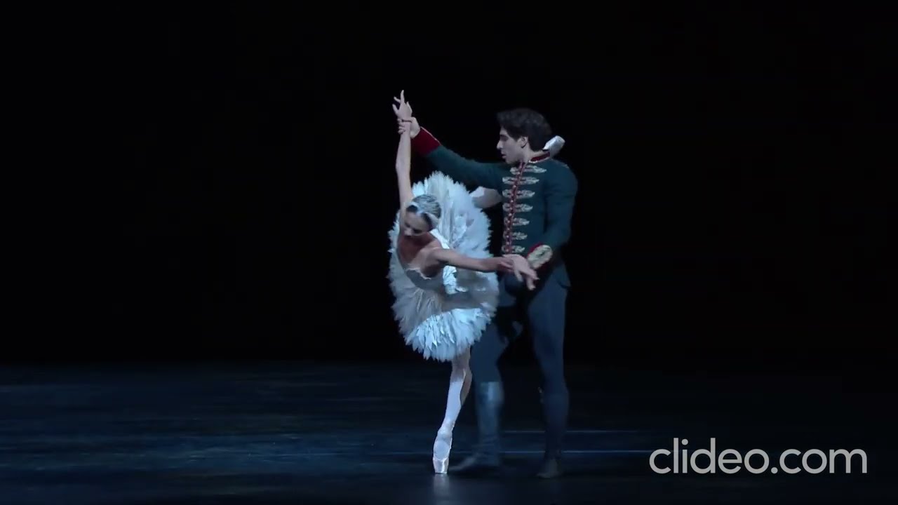 Swan Lake Act Ii Pas De Deux Francesca Hayward Cesar Corrales The Royal ...