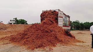 Unloading Biomass Using A WALKING FLOOR® Vehicle