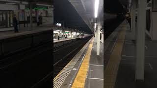 尾張一宮駅で特急ひだ号を通過して行った動画