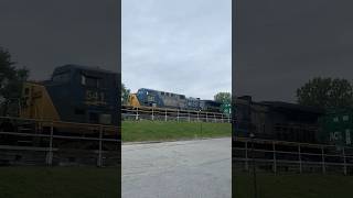 Double Mid-DPU’s on CSX M410 #csx #railfanning #railroad #railway #shorts