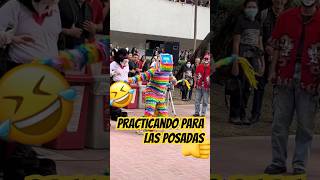 La piñata de la posada #shorts #humor #youtubeshorts #pinata #posada #navinavideña #youtube #funny